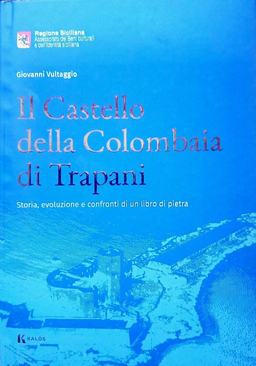 Copertina blu dell'edizione di pregio de Il Castello della Colombaia di Trapani, Regione Siciliana