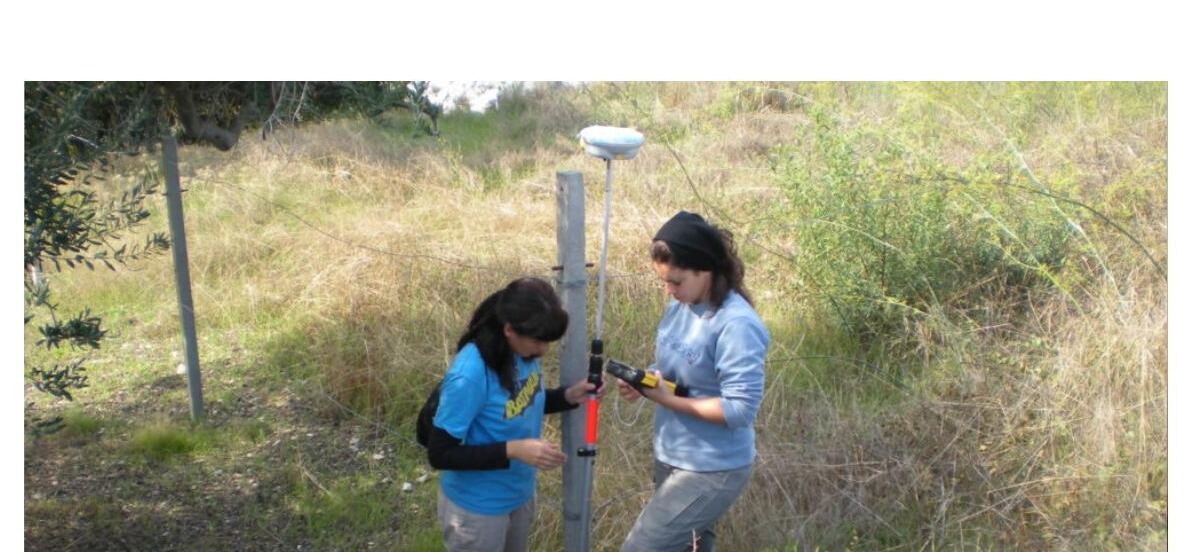 Rilievo GPS durante un campo archeologico del Progetto Kalat