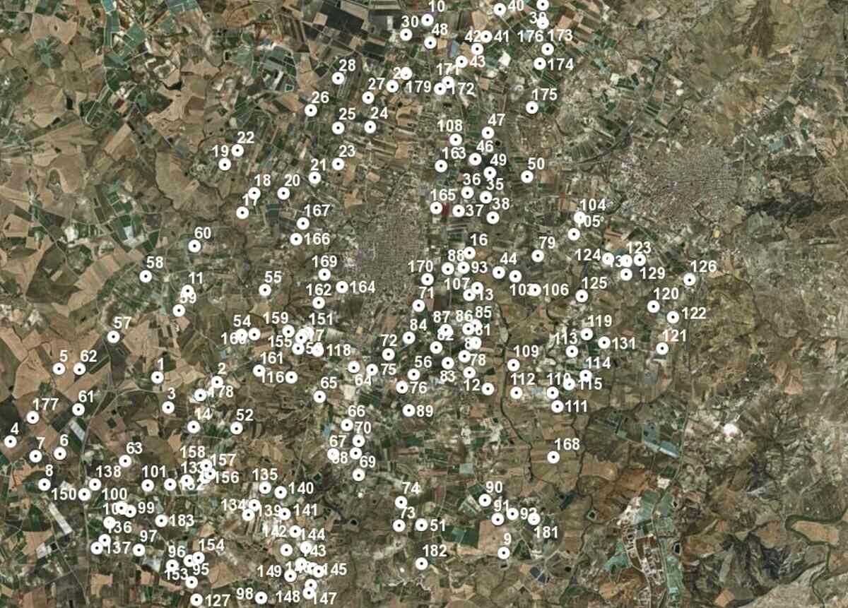 Vista satellitare del GIS archeologico con i 96 siti mappati nel territorio di Campobello di Licata