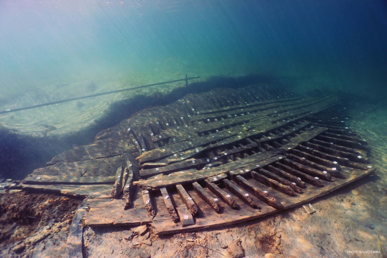 Lo scafo del relitto di Marausa prima del recupero (foto Salvo Emma)